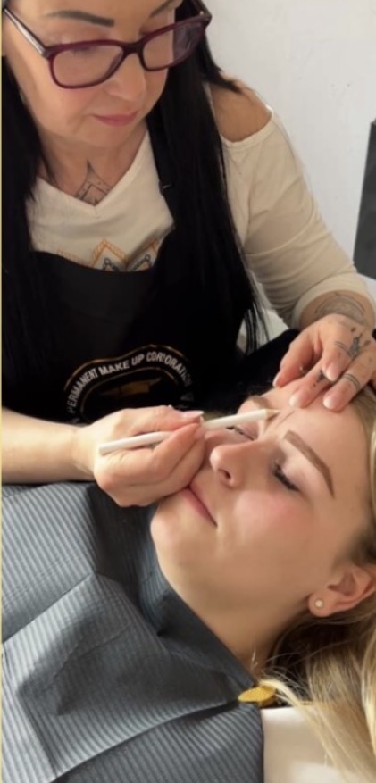 Permanent Make-up Artistin