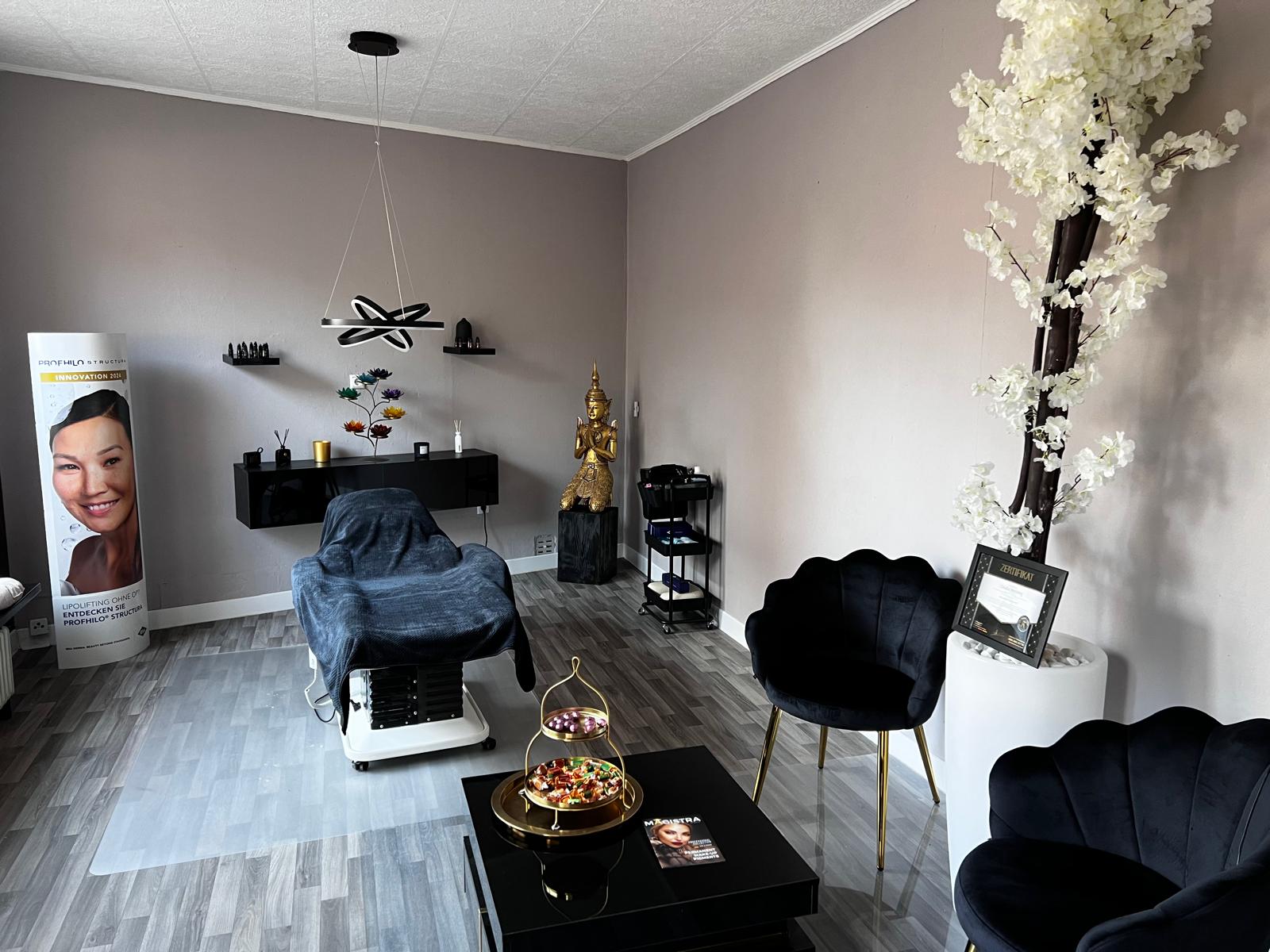 Behandlungsraum bei CHM Beauty